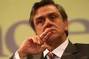 La Arremetida del Ministro Pablo Longueira que Irrita a Sectores Empresariales