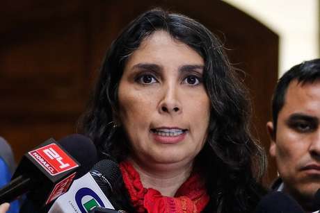 Diputada Rubilar y polémica entre ISP y veterinarios: hablan "de un paro general"